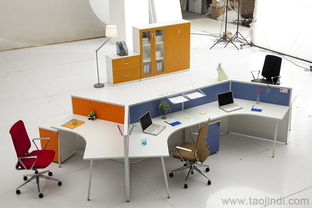 上海黃浦區(qū)辦公家具定制 不規(guī)則時尚屏風(fēng)辦公桌與布絨屏風(fēng)卡位全解析